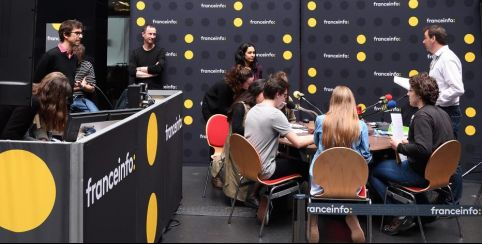 Atelier radio Franceinfo, en famille à la Maison de la Radio et de la Musique, Paris 16ème