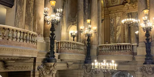 Visite guidée "Saut de Chat à l'Opéra" en famille au Palais Garnier