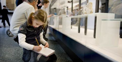 Atelier en famille Carnet de voyage des athlètes au Musée du Louvre